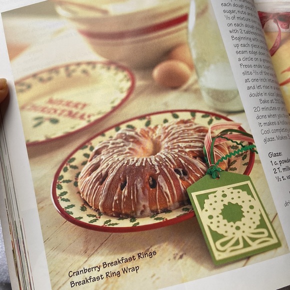 Gooseberry Patch Christmas Book 11 Paperback– 2009 - Picture 8 of 11